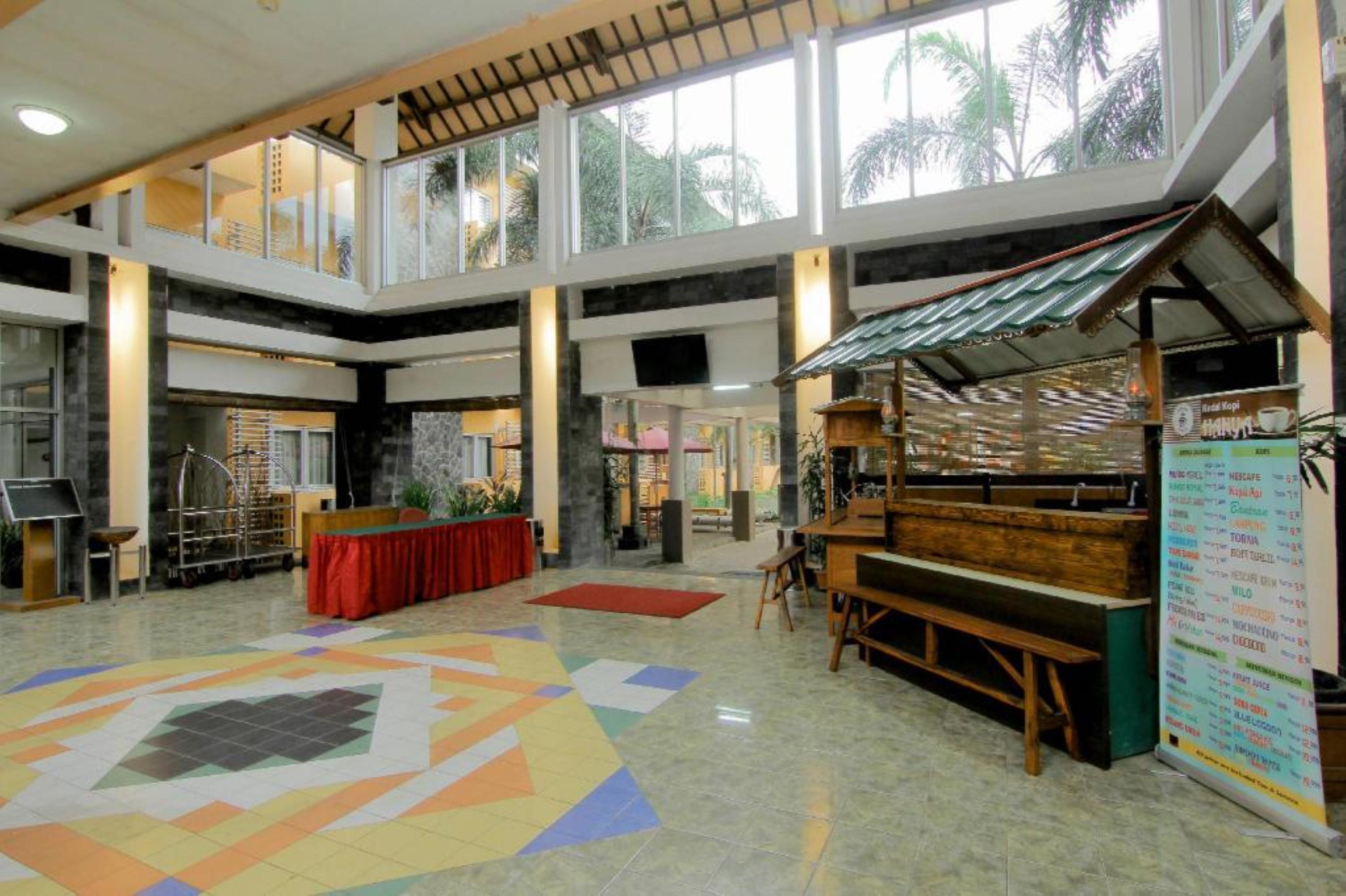 University Hotel Sunan Kalijaga Kalasan エクステリア 写真